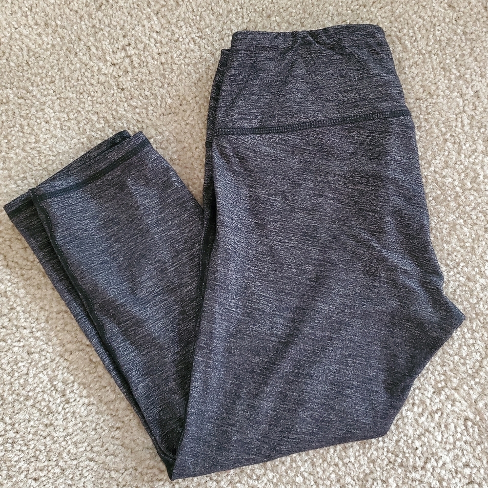 Athleta chaturanga capri leggings